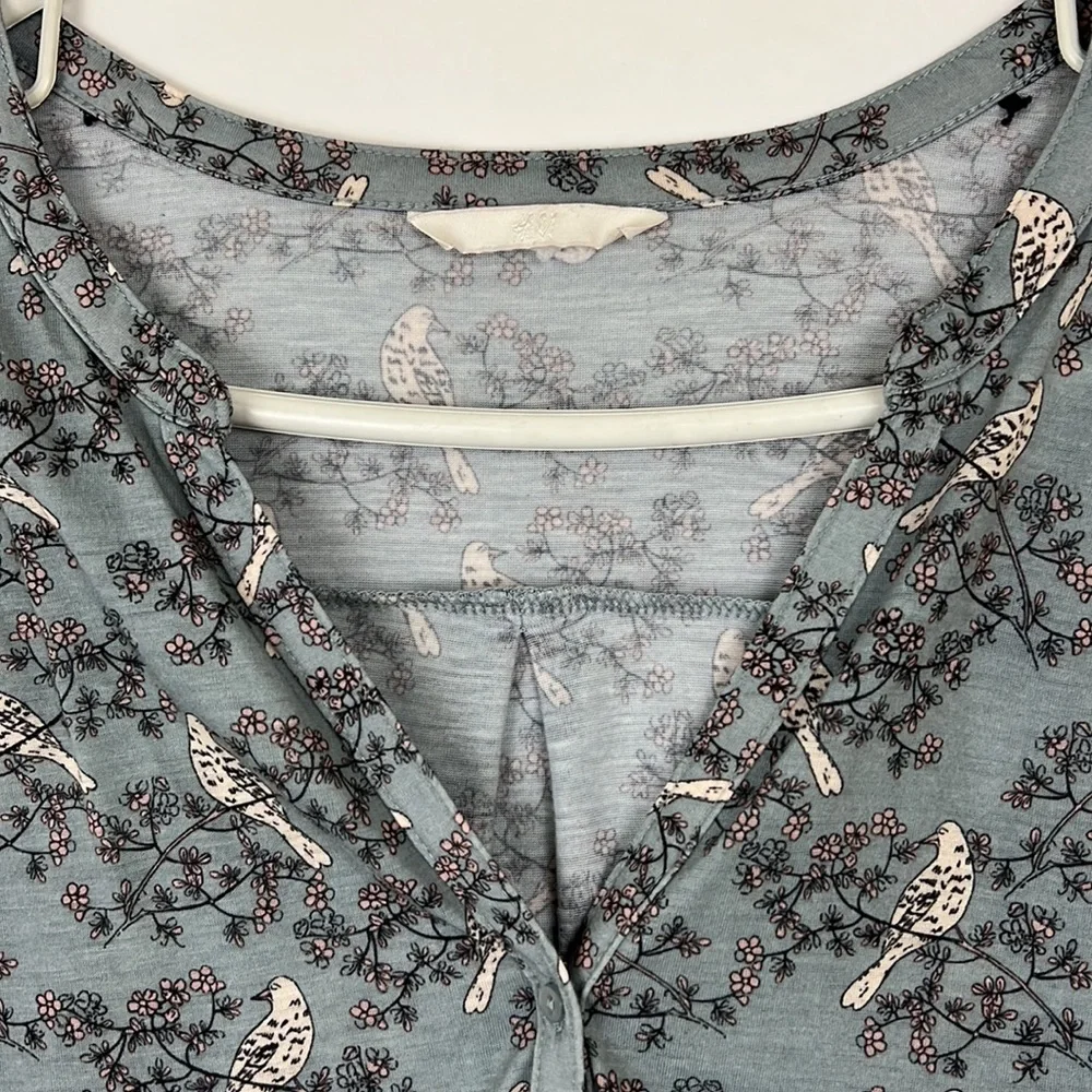 H&M jersey blouse 3/4 sleeve light turquoise bird print v-neck L - Picture 4 of 10